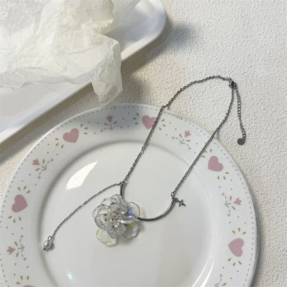 Alloy Choker Resin Floral Pendant