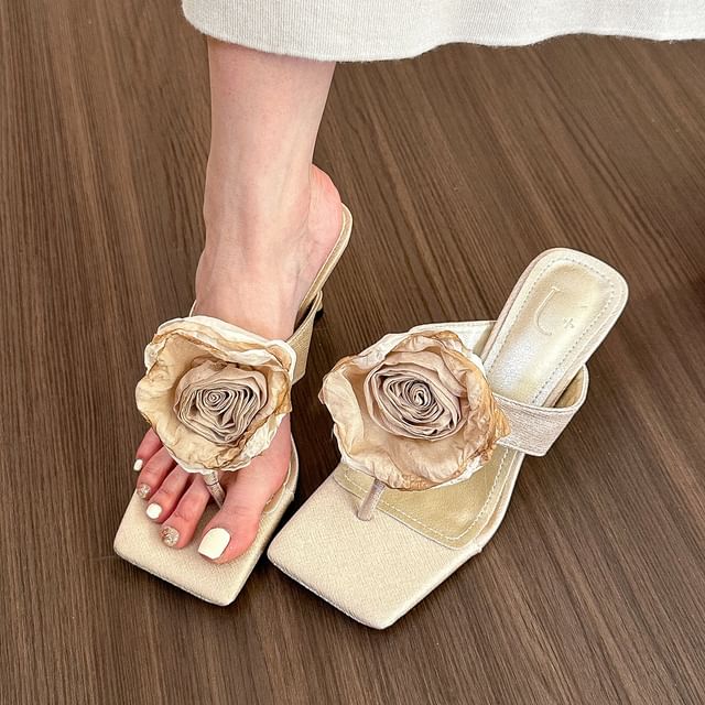 Flip Low Accent Flower Heel Flops