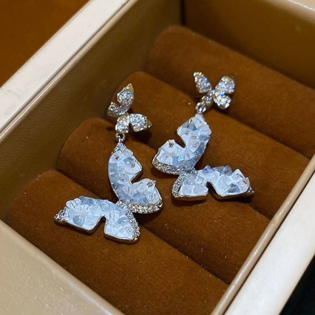 / Crystal Butterfly Pearl Earring Floral Faux Stud Alloy (Various Designs)
