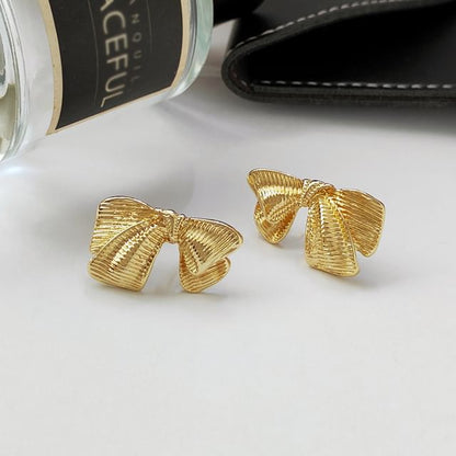 Ear Bow Stud