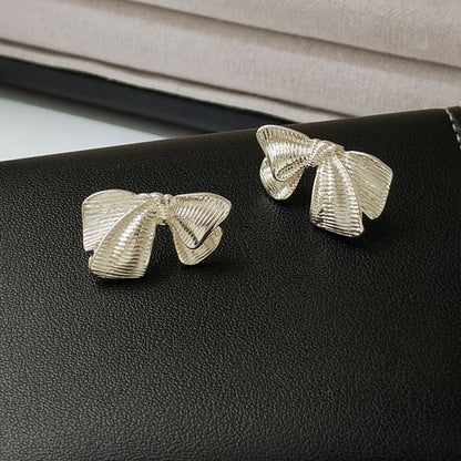 Ear Bow Stud