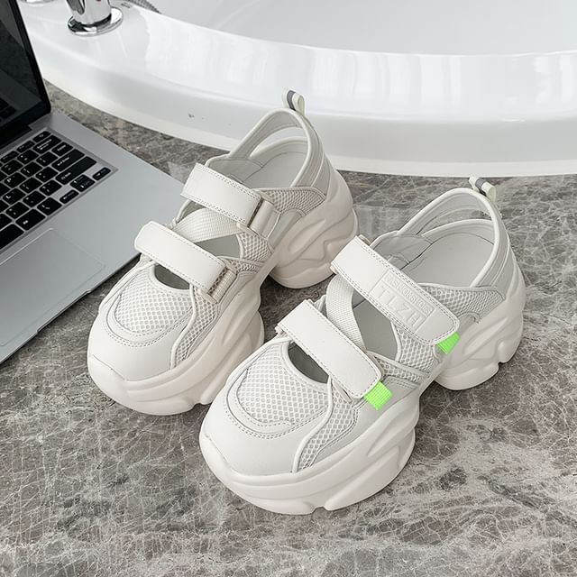 Panel Sneakers Platform Cutout