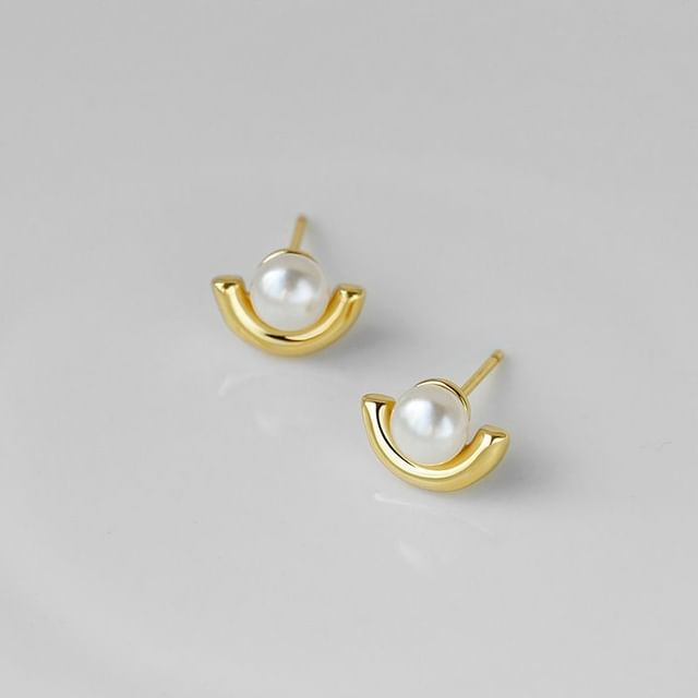 Faux Pearl Ear Stud