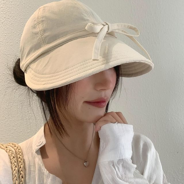Bow Cap Brim Wide