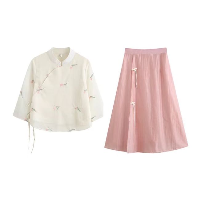 Set: Elbow-Sleeve Flower Embroidered Blouse + High Waist Plain Maxi A-Line Skirt