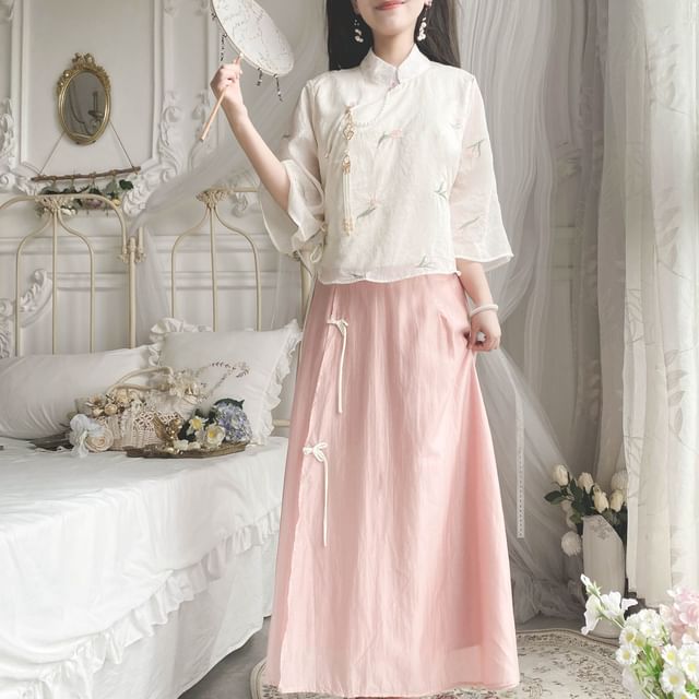 Set: Elbow-Sleeve Flower Embroidered Blouse + High Waist Plain Maxi A-Line Skirt