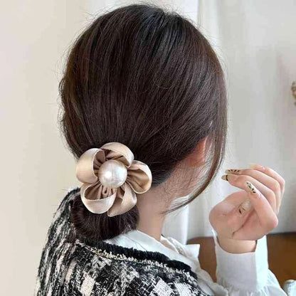 Floral Faux Pearl Hair Tie