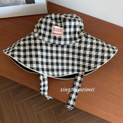 Chin Strap Gingham With Bucket Hat