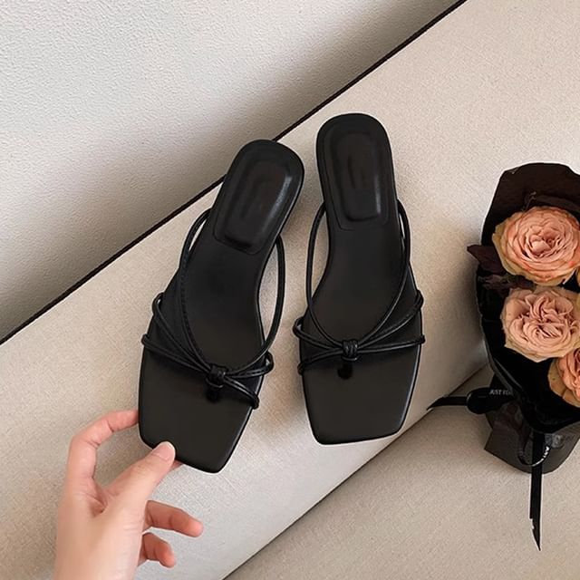 Thong Knotted Sandals