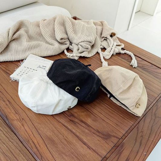 Lettering Beret Metal Hat