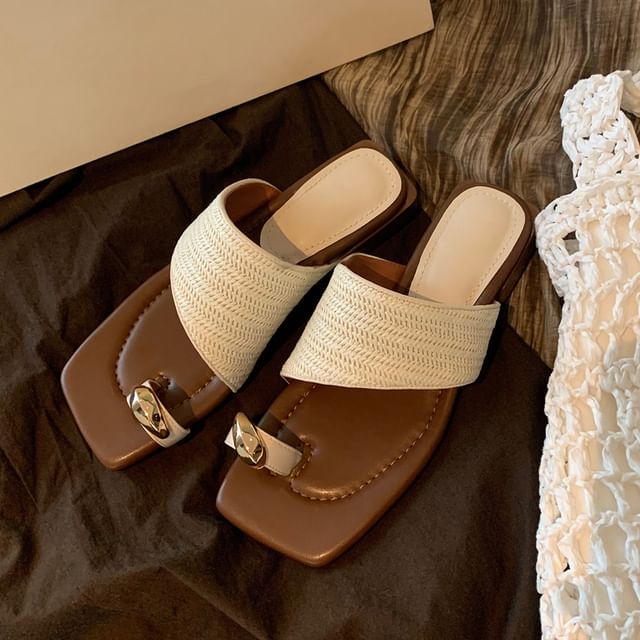 Metal Straw Square Chunky Toe Loop Sandals Heel Accent