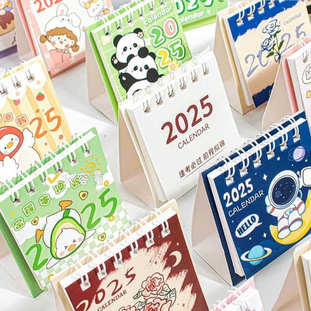 Animal Mini Desktop Calendar 2025  / Set