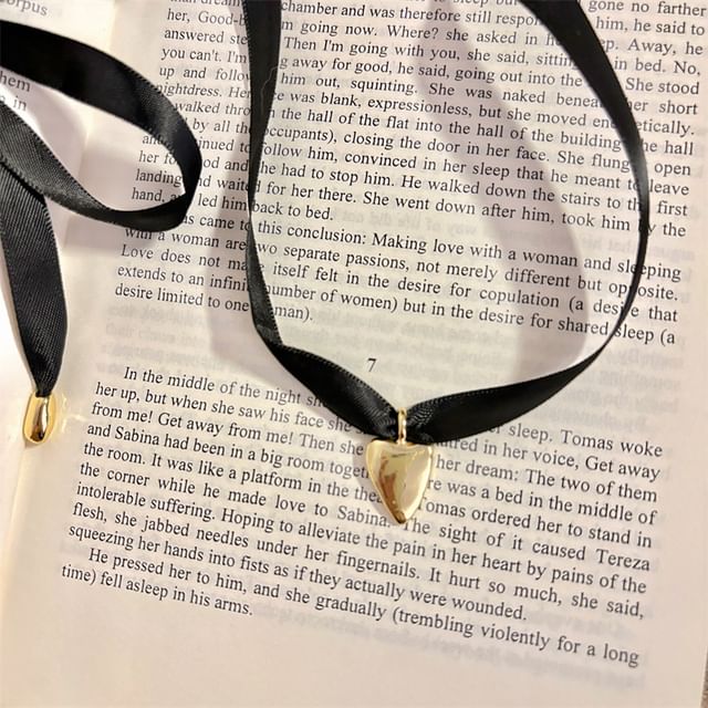 Pendant Scarf Heart Necklace