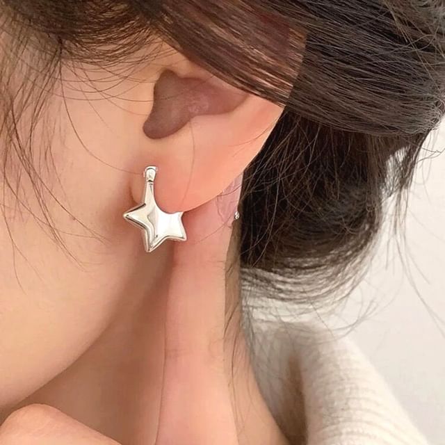 / Star Earring Huggie Clip-On