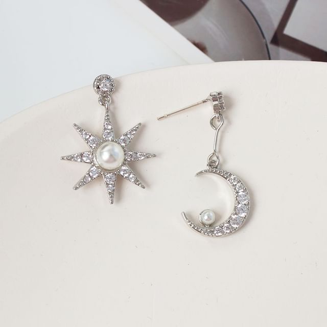 Dangle Asymmetrical Star Alloy Rhinestone Faux Pearl Moon Earring