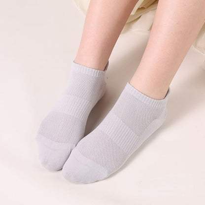 Plain Perforated Ankle Socks