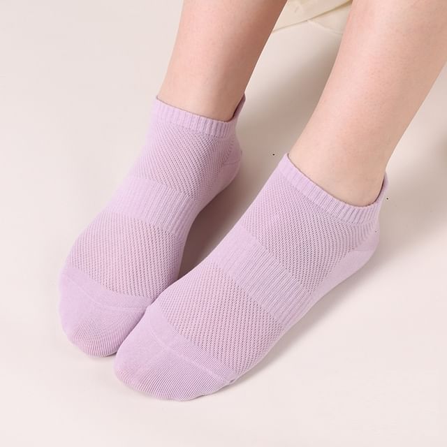 Plain Perforated Ankle Socks