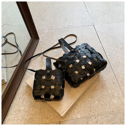 Cutout Woven Bag Bucket