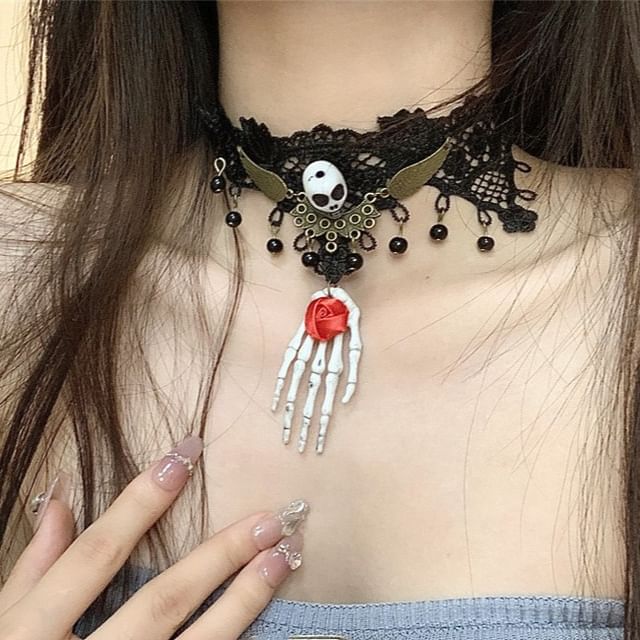 Choker / Lace Skull Earring