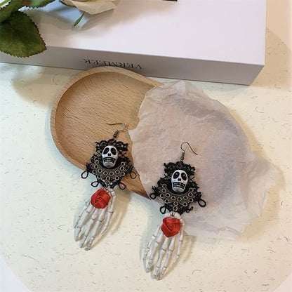 Choker / Lace Skull Earring