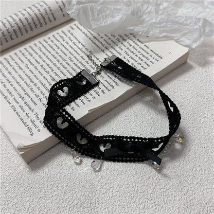 Accent Cutout Choker Heart Ribbon