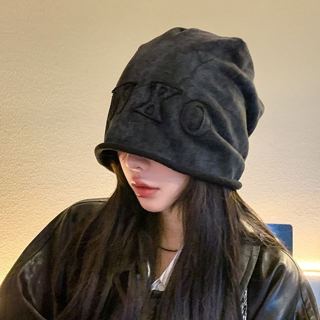 Dye Beanie Lettering Applique Tie