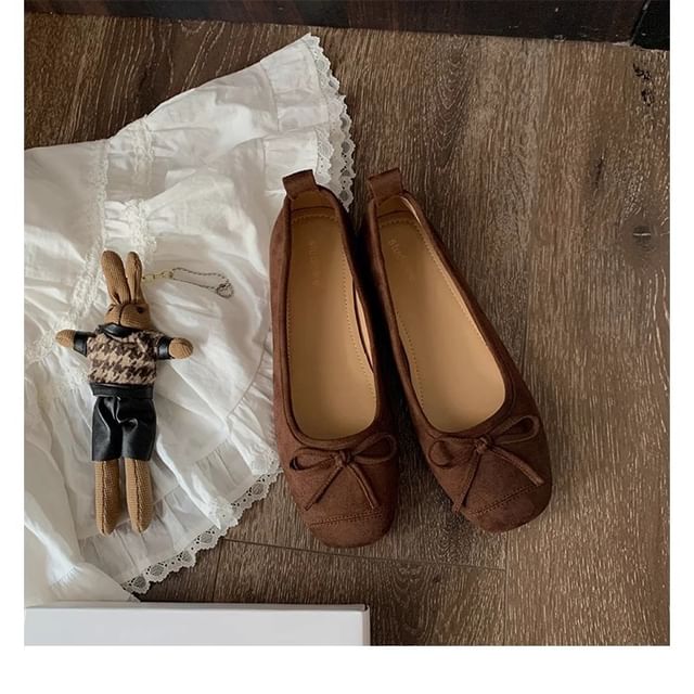 Bow Toe Square Flats