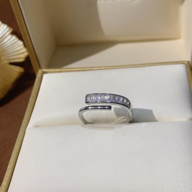 (Various Alloy Ring Rhinestone Designs)