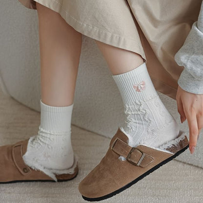 Embroidered Bow Crew Socks