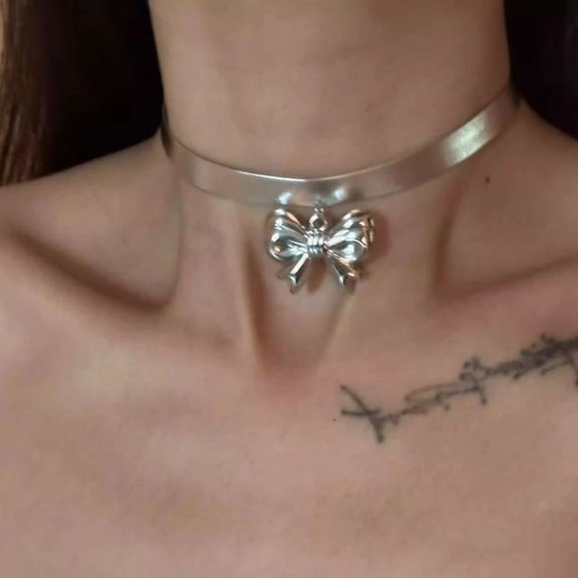 Bow Choker