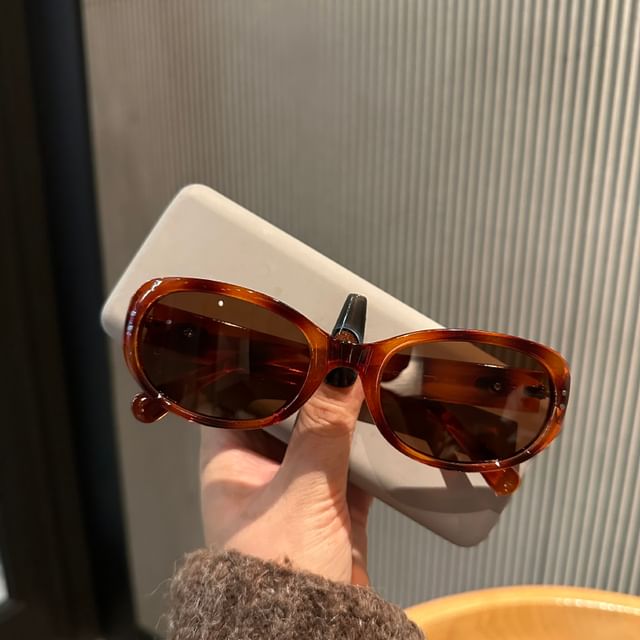Oval Frame Sunglasses