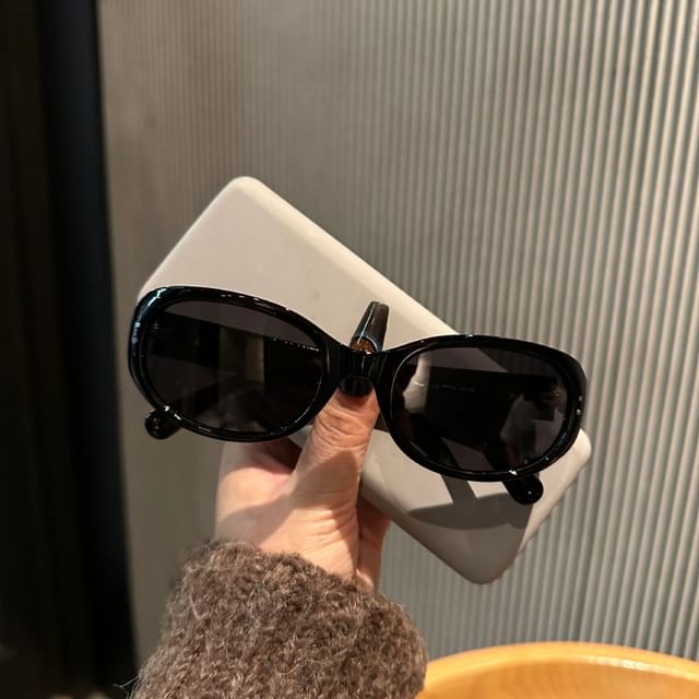 Oval Frame Sunglasses