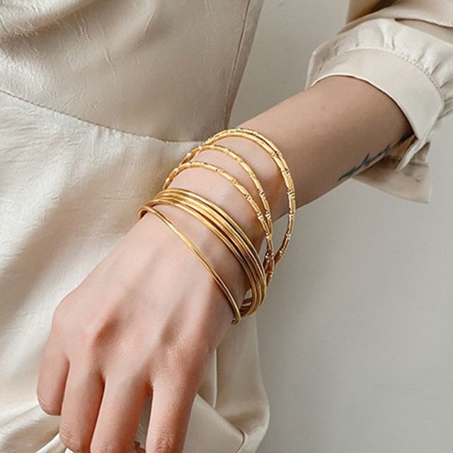 Set / Metal Bangle Beaded Bracelet