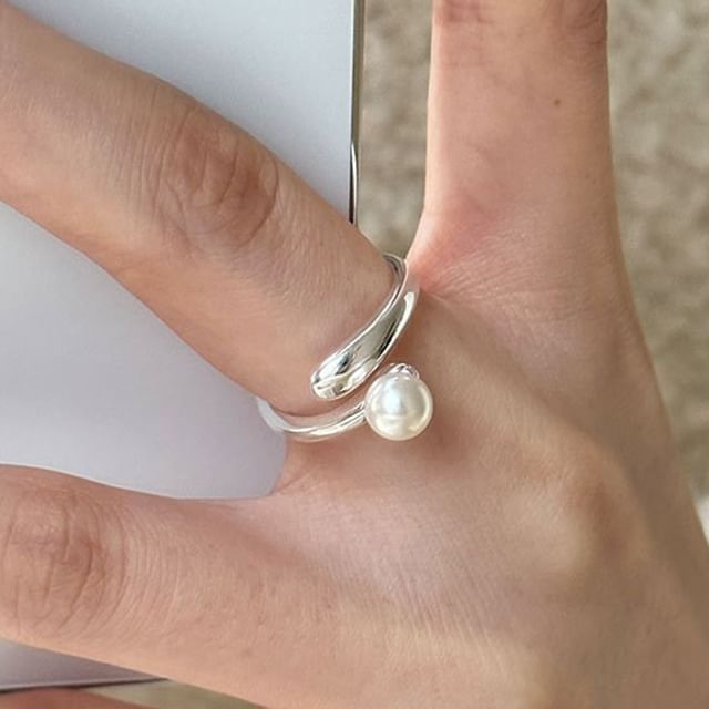 Faux Set / Open Pearl Ring