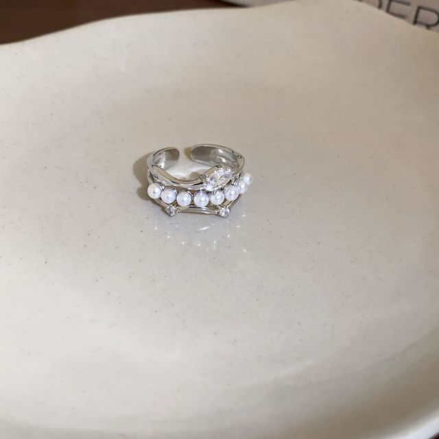 Faux Set / Open Pearl Ring