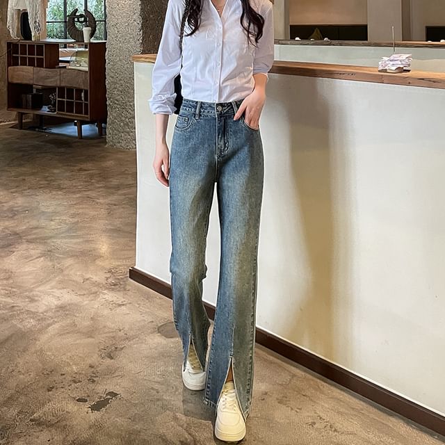 Jean évasé taille haute avec ourlet fendu