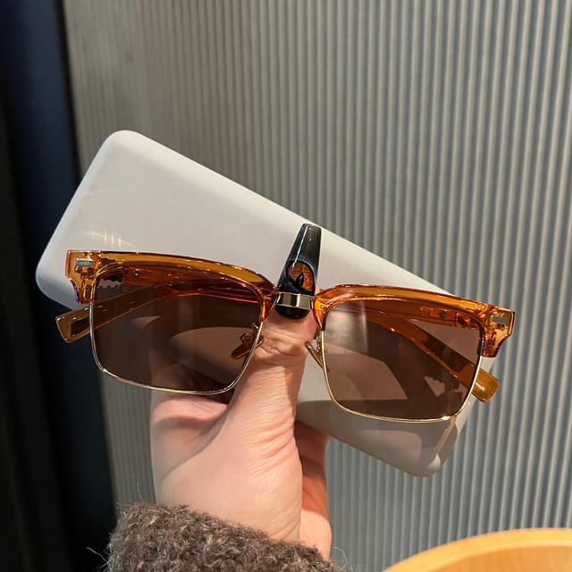 Vintage Metal Frame Sunglasses