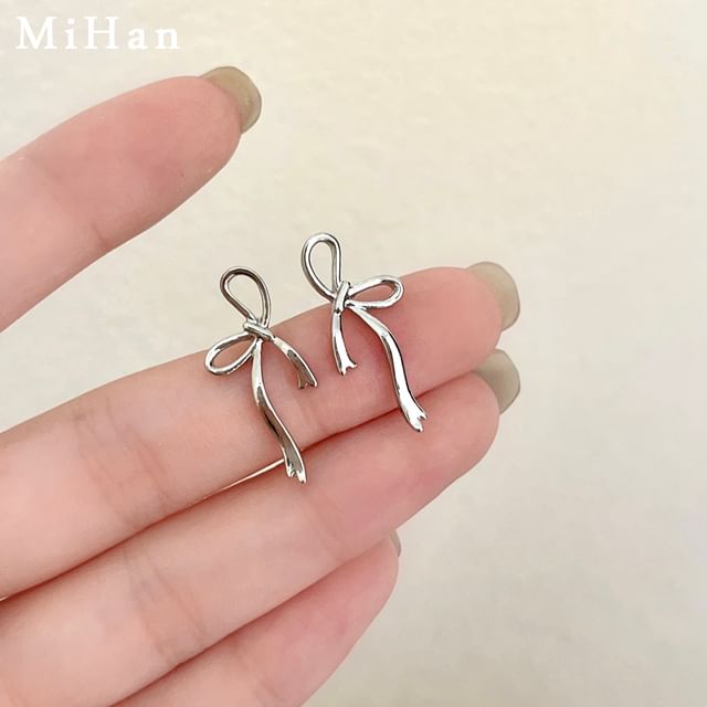 Earring Stud Sterling Ribbon Silver