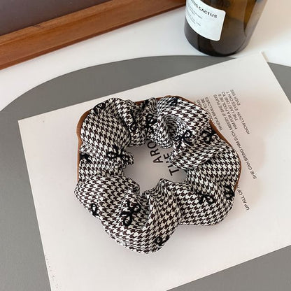 Ribbon Pattern Plaid Scrunchie