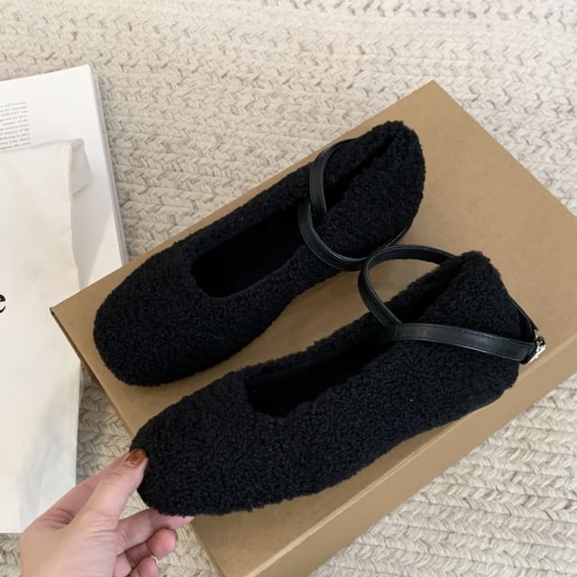 Plain Fleece Cross Strap Flats