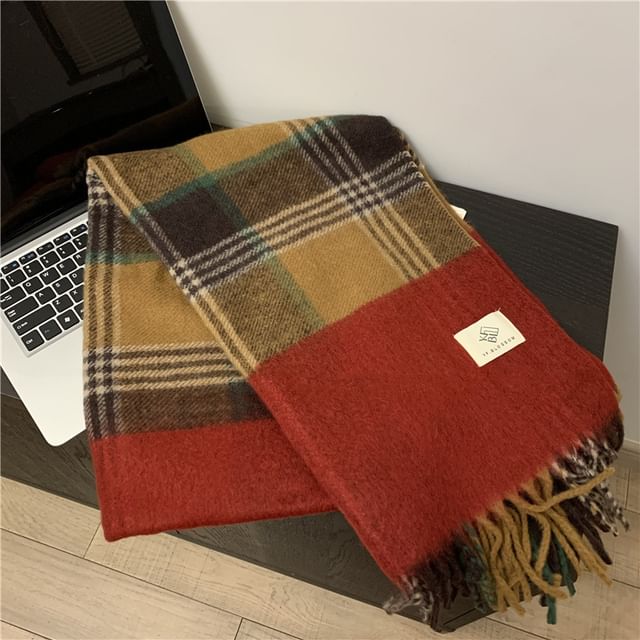 Plaid Applique Fringed Trim Scarf