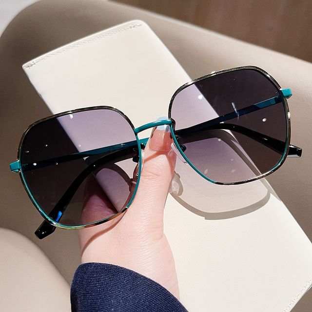 Round Frame Sunglasses