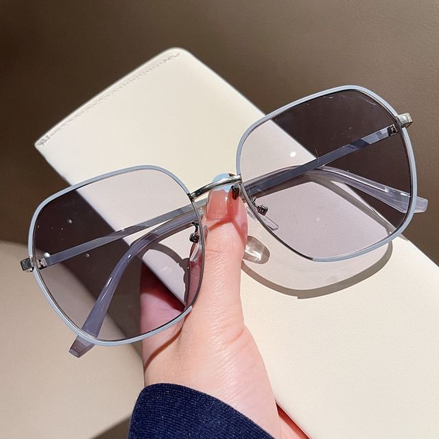 Round Frame Sunglasses