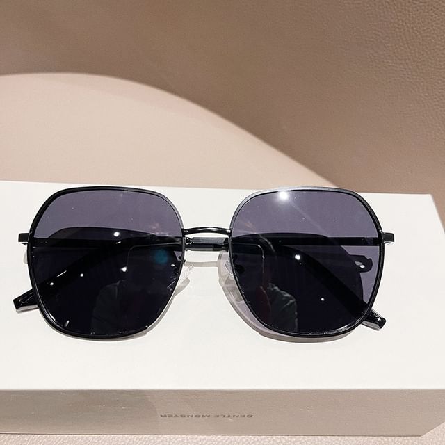 Round Frame Sunglasses