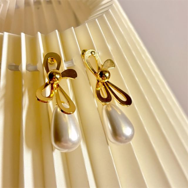 Pearl Faux Drop Earring Bow
