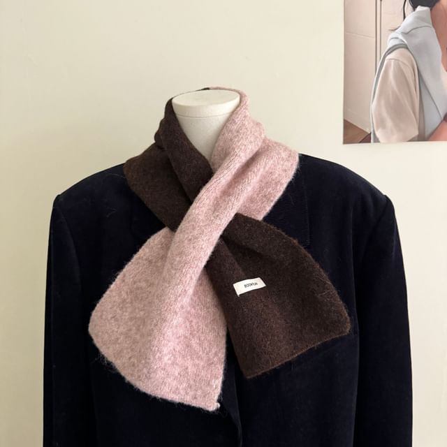 Two-Tone Scarf Knit