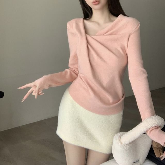 Long-Sleeve Asymmetrical Neck Plain Ruched Slim Fit Knit Top