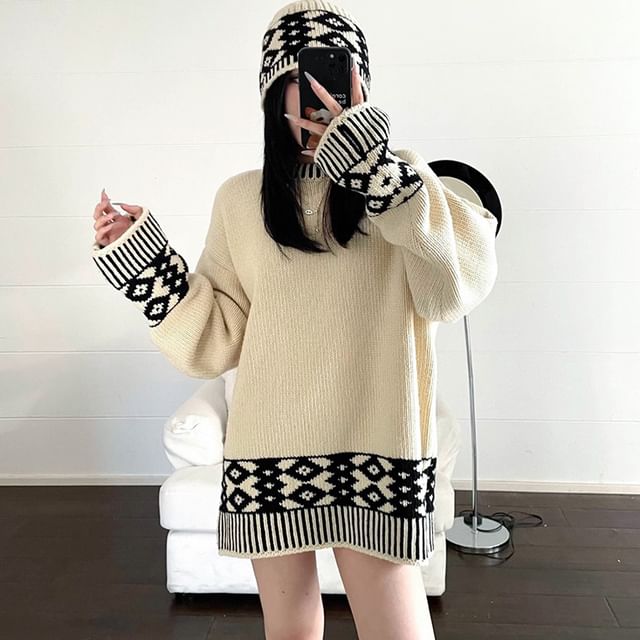 Set: Crew Neck Two Tone Jacquard Oversized Sweater + Beanie