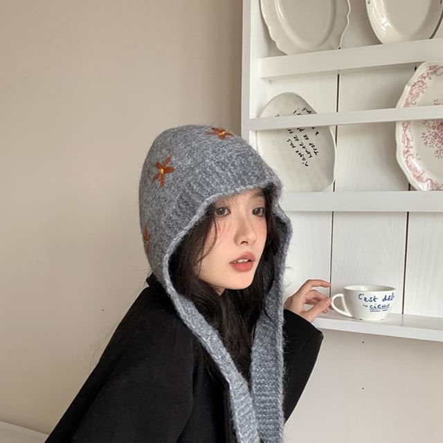 Knit Bonnet Embroidered Floral Hat