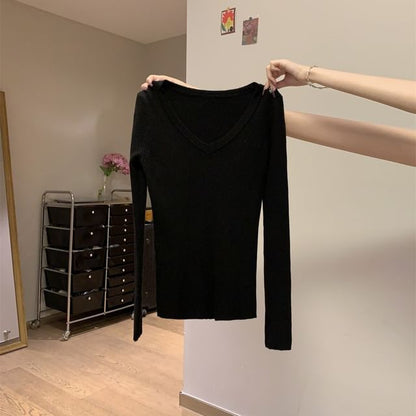 Long-Sleeve V-Neck Plain Ribbed Slim Fit Knit Top